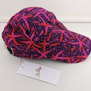 NWT! Lilly Pulitzer Run Around Hat In Passion Fruit Pink Star Searching